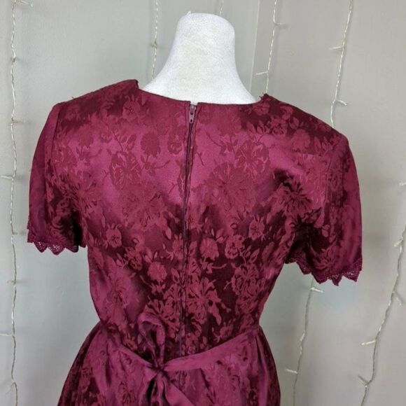 Vintage 1990s Mini Dress Floral Crochet Maroon Satin Empire WhimsiGoth Jr's 5 - Picture 11 of 16